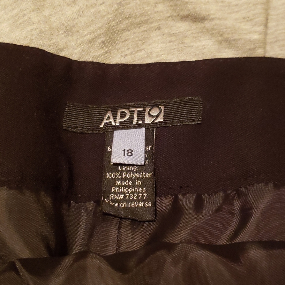 Size 18 Apt 9 black pencil skirt